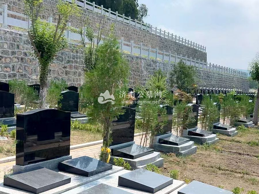 青龙山人文纪念园