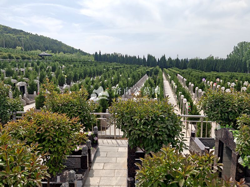 济南双峰山陵园